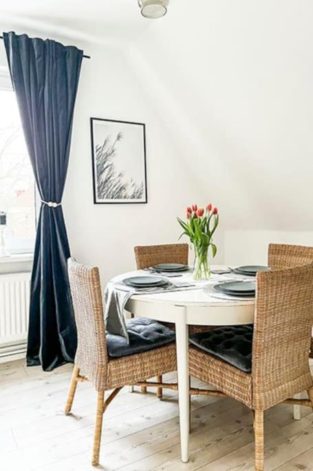 Modernes Apartment Mit Balkon Free Parking Netflix Celle Exterior foto