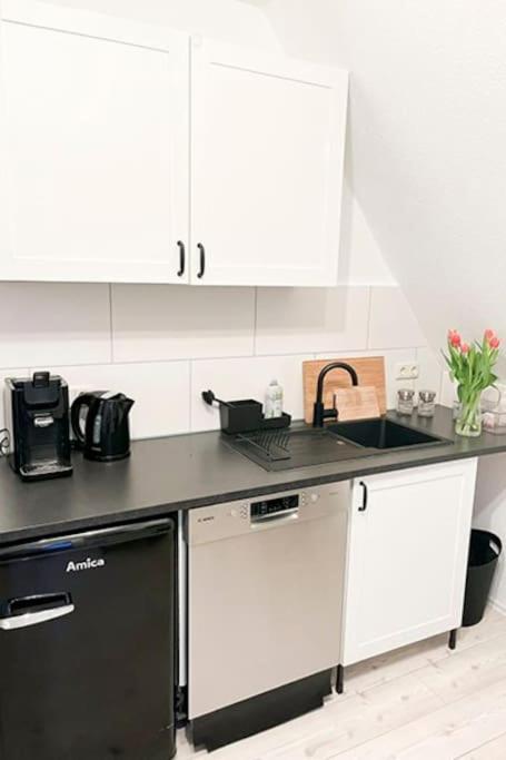 Modernes Apartment Mit Balkon Free Parking Netflix Celle Exterior foto