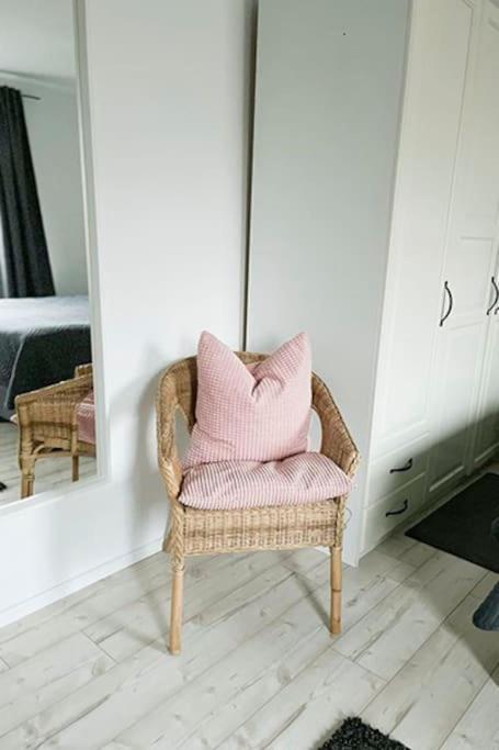Modernes Apartment Mit Balkon Free Parking Netflix Celle Exterior foto